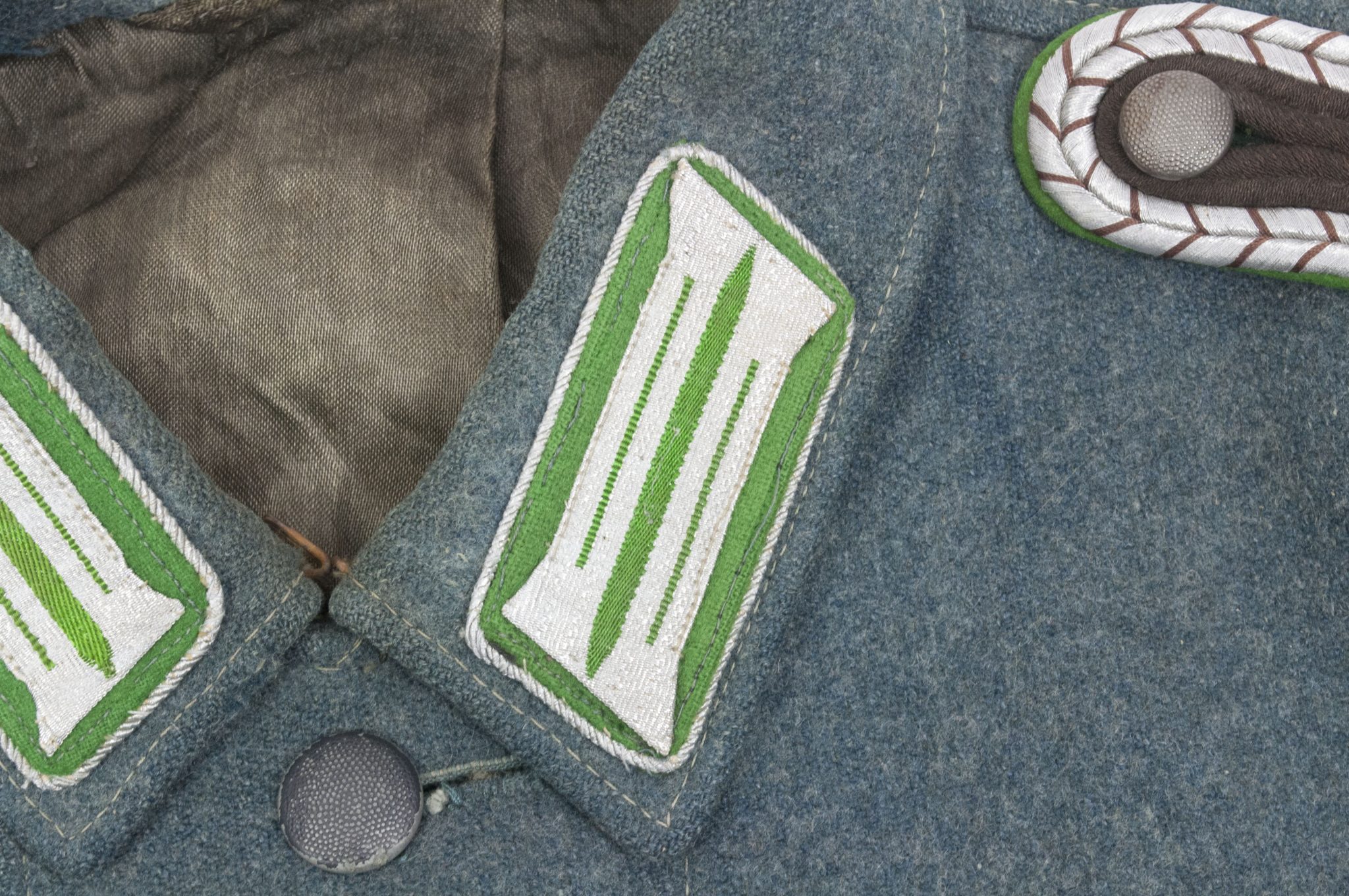 Schutzpolizei M43 Feldbluse for a Zug-Oberwachtmeister - Image 4