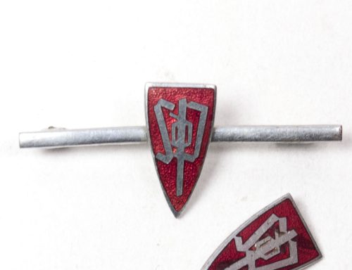 Sudeten Deutsche Partei memberpin and female memberbrooch