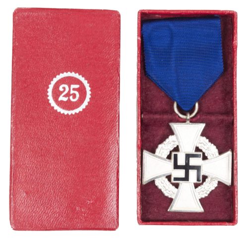 Treue Dienst 25 Jahre + etui (Maker Paul meybauer Militär-Eff.- u. Ordenfabr. Berlin SW68)
