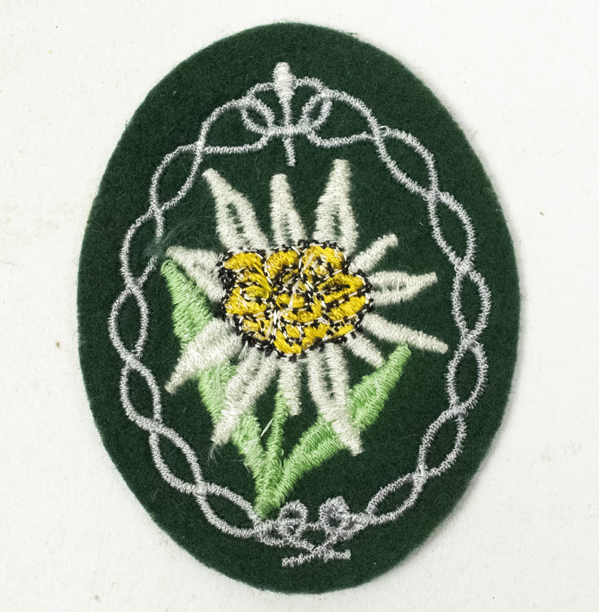 Gebirgsjäger edelweiss sleeve insignia (1) Gebirgsjäger edelweiss sleeve insignia