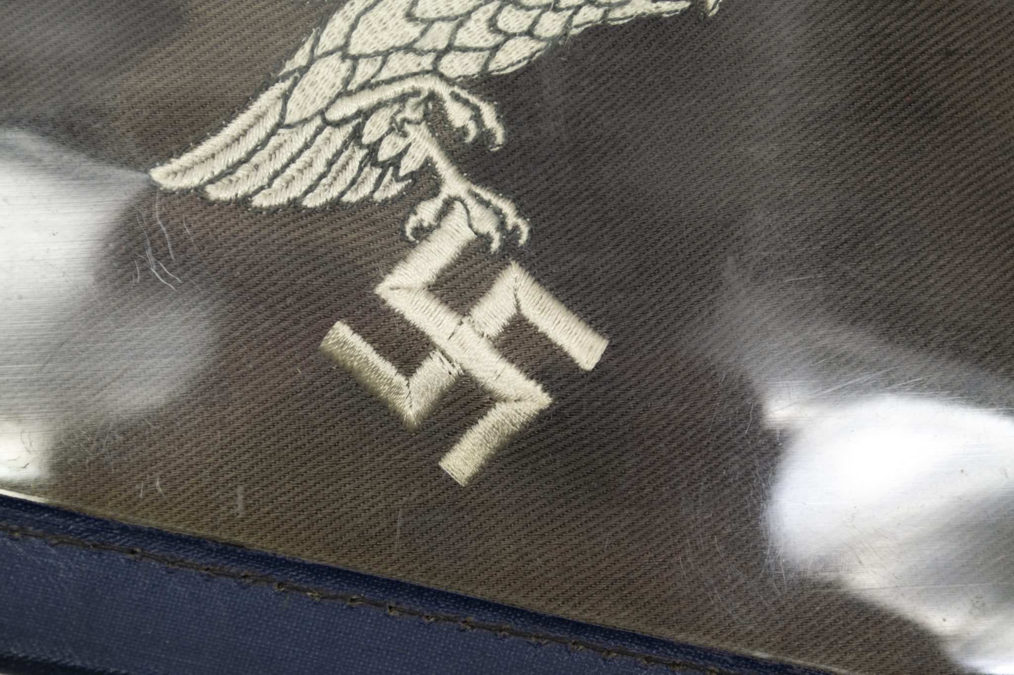Luftwaffe (LW) officers verhicle pennant in celluloid cover - Image 18