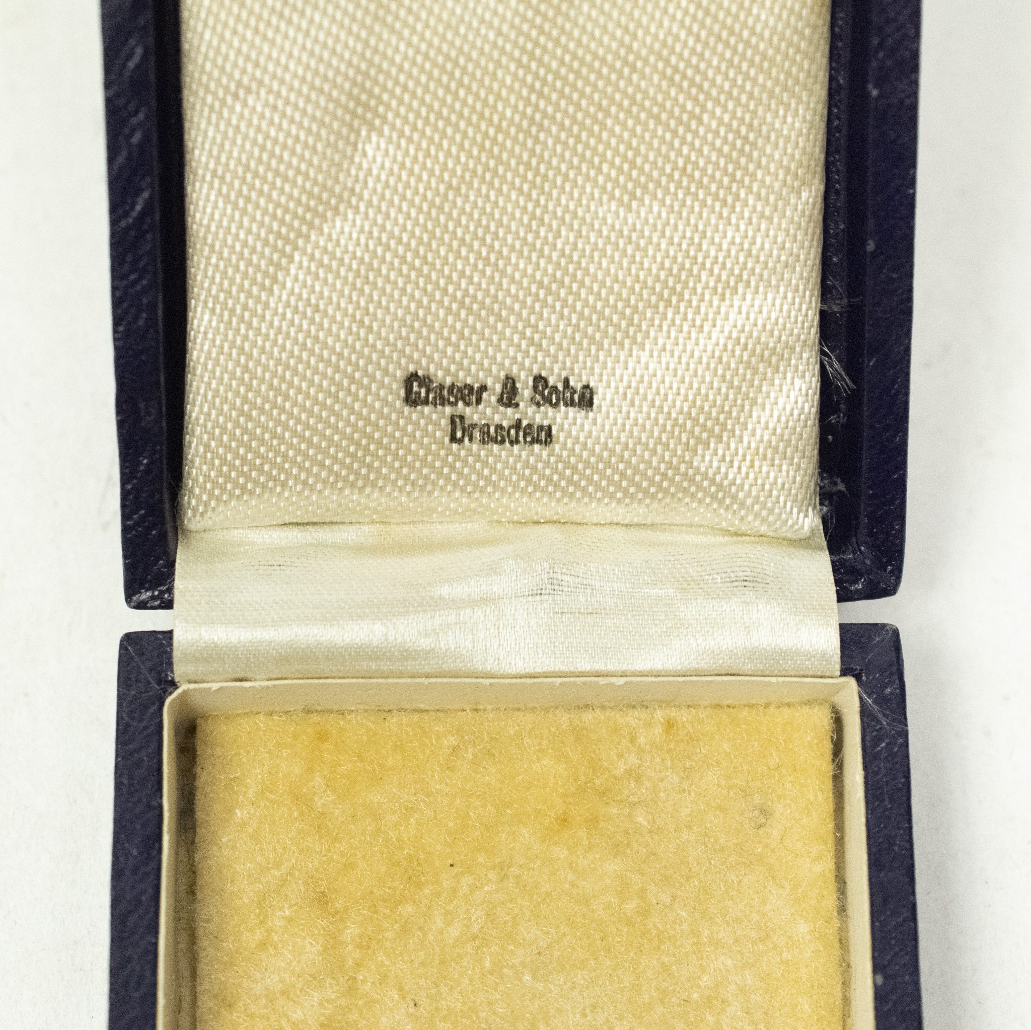 Mutterkreuz gold + etui (Maker Glaser & Sohn Dresden) (1)