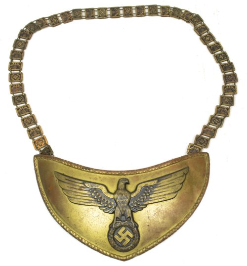 NSDAP flag bearers gorget by RZM M1102 Frank & Reif)
