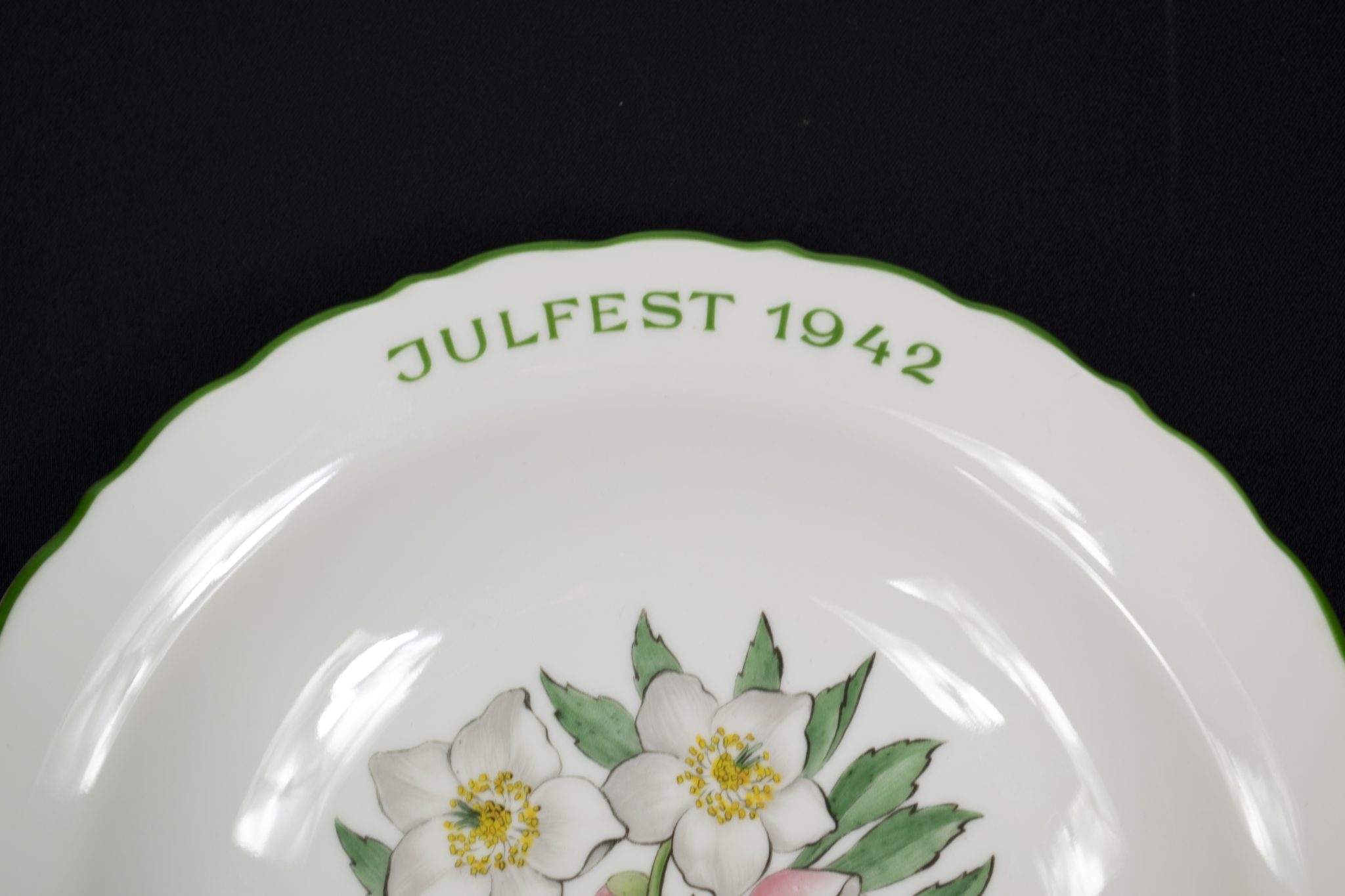 SS Julgabe der Chef des SS-Wirtschaftsverwaltungshauptamtes – Julfest 1942 Allach Julteller