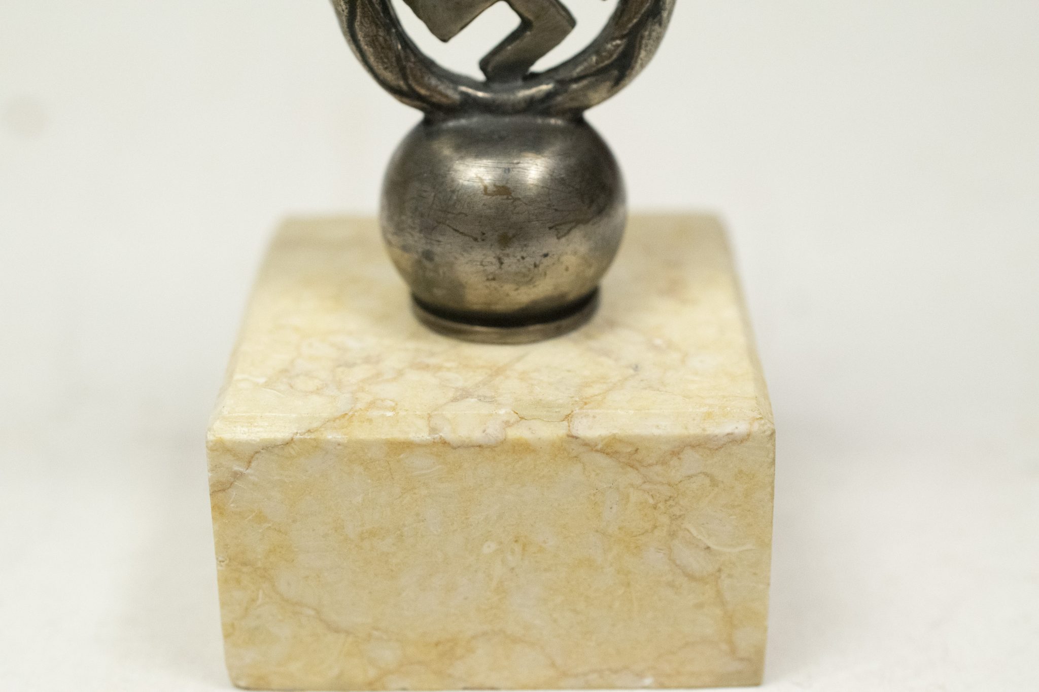 Wehrmacht (Heer) desk eagle