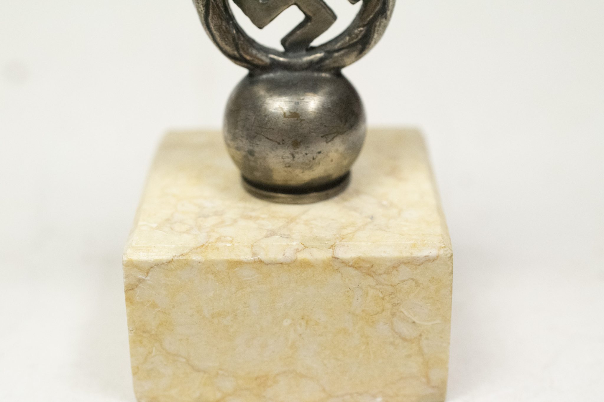 Wehrmacht (Heer) desk eagle