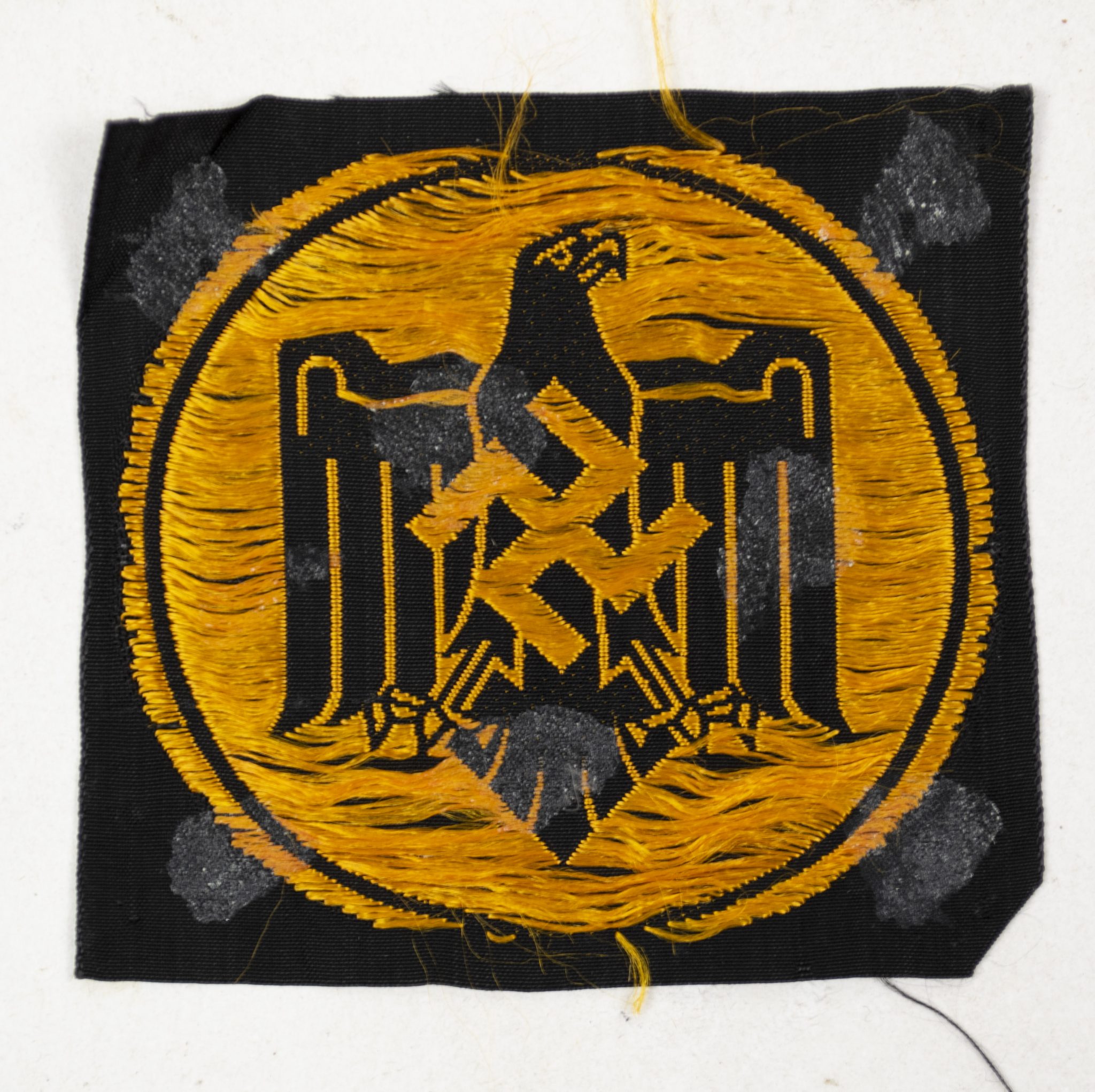 Nationalsozialistischer Reichsbund für Leibesübungen (NSRL) Cloth sportsbadge in bronze (2) Nationalsozialistischer Reichsbund für Leibesübungen (NSRL) Cloth sportsbadge in bronze