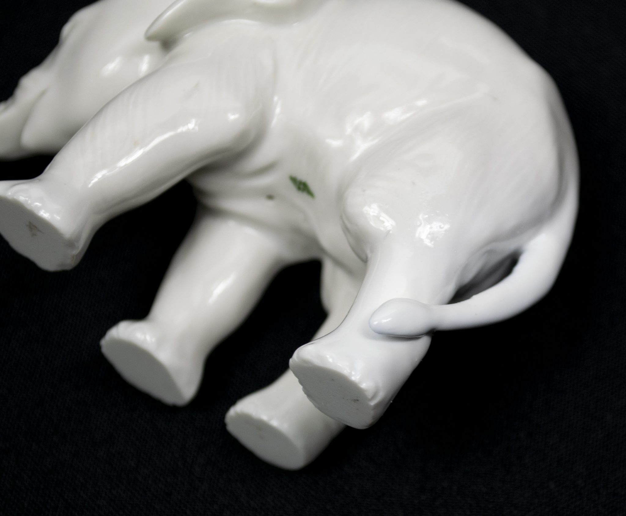 Allach porcelain small standing Elephant (Theodor Kärner Nr. 3)