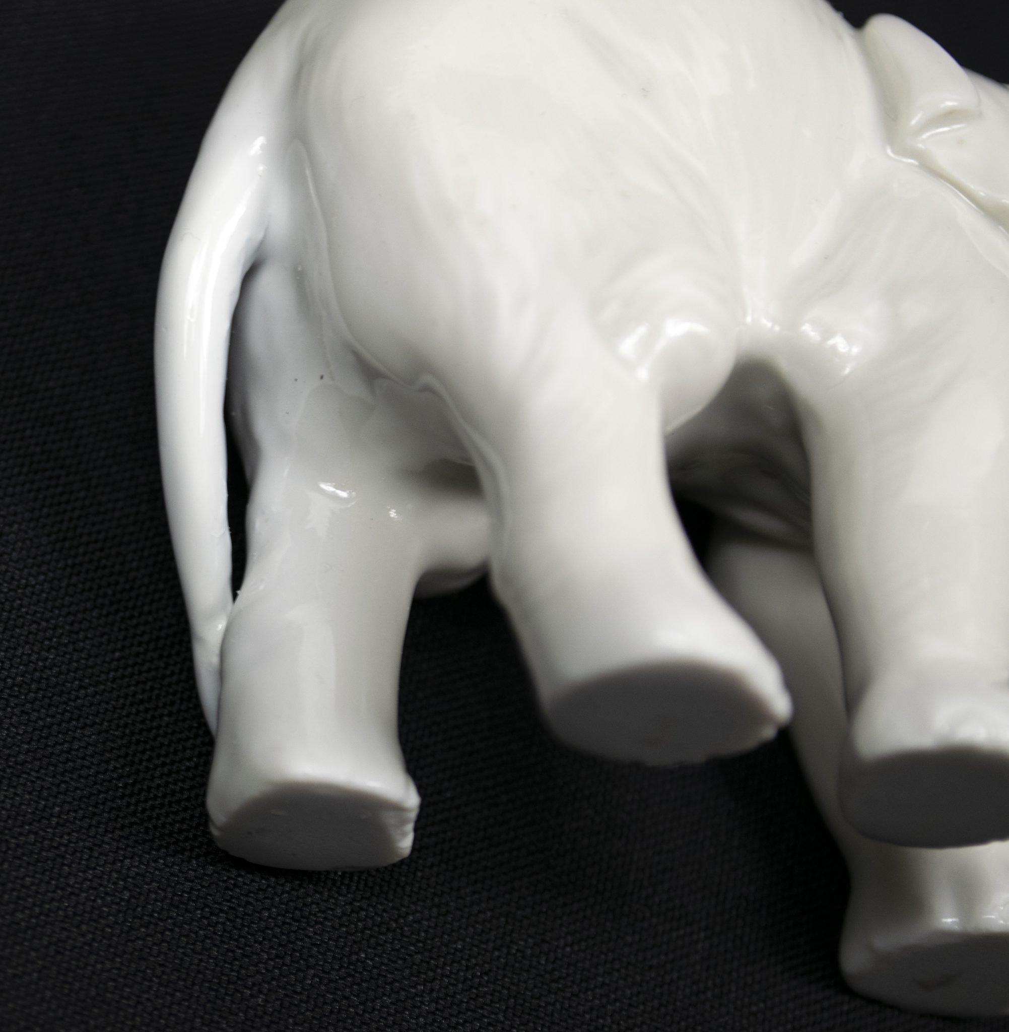 Allach porcelain small standing Elephant (Theodor Kärner Nr. 3)