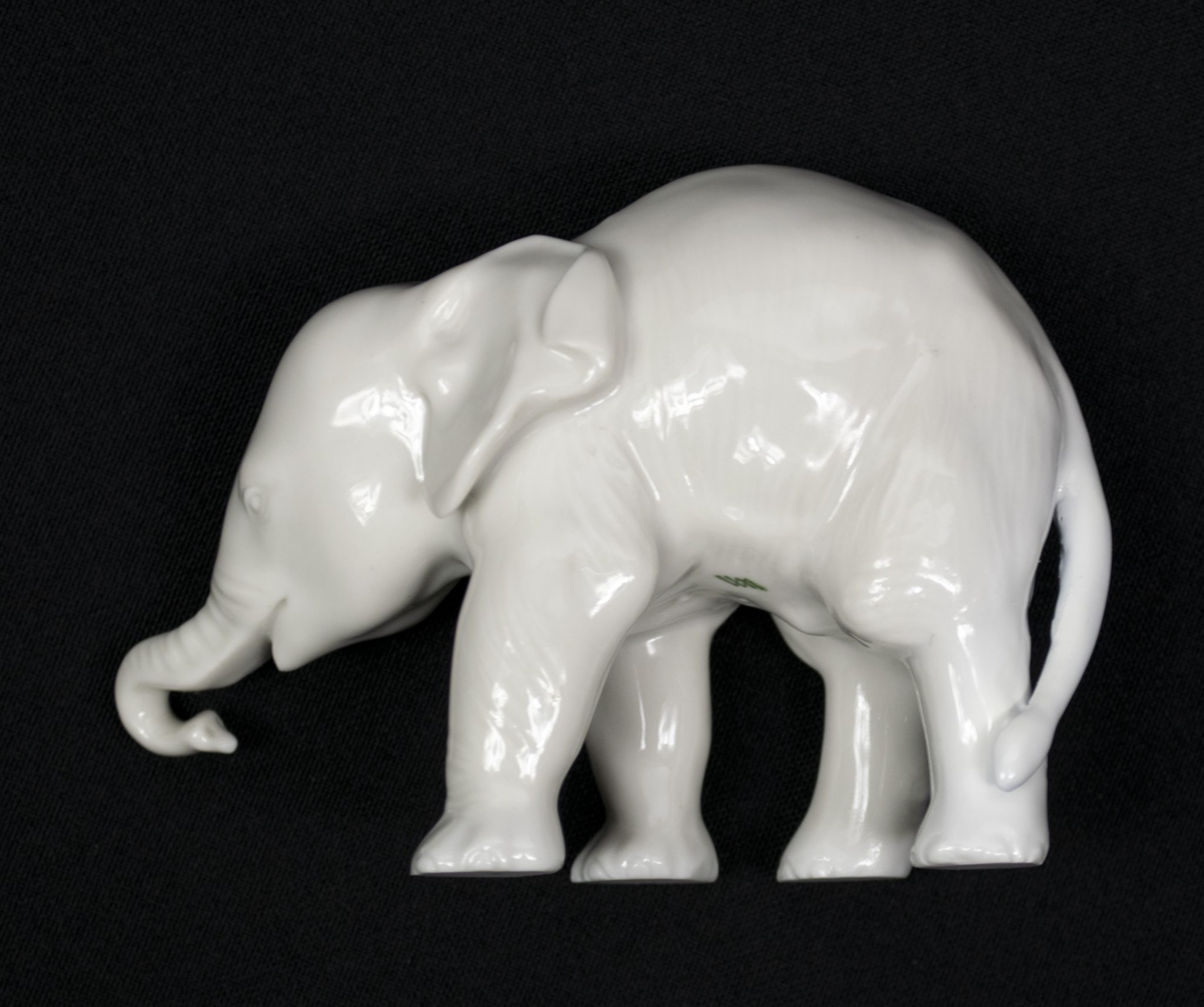 Allach porcelain small standing Elephant (Theodor Kärner Nr. 3)