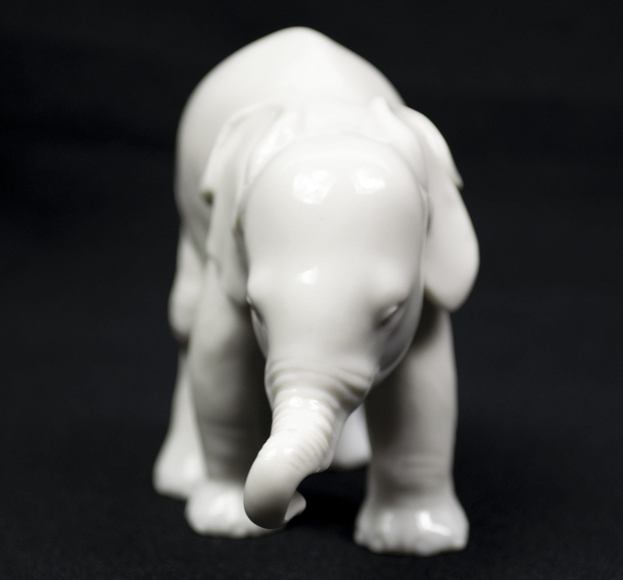 Allach porcelain small standing Elephant (Theodor Kärner Nr. 3)