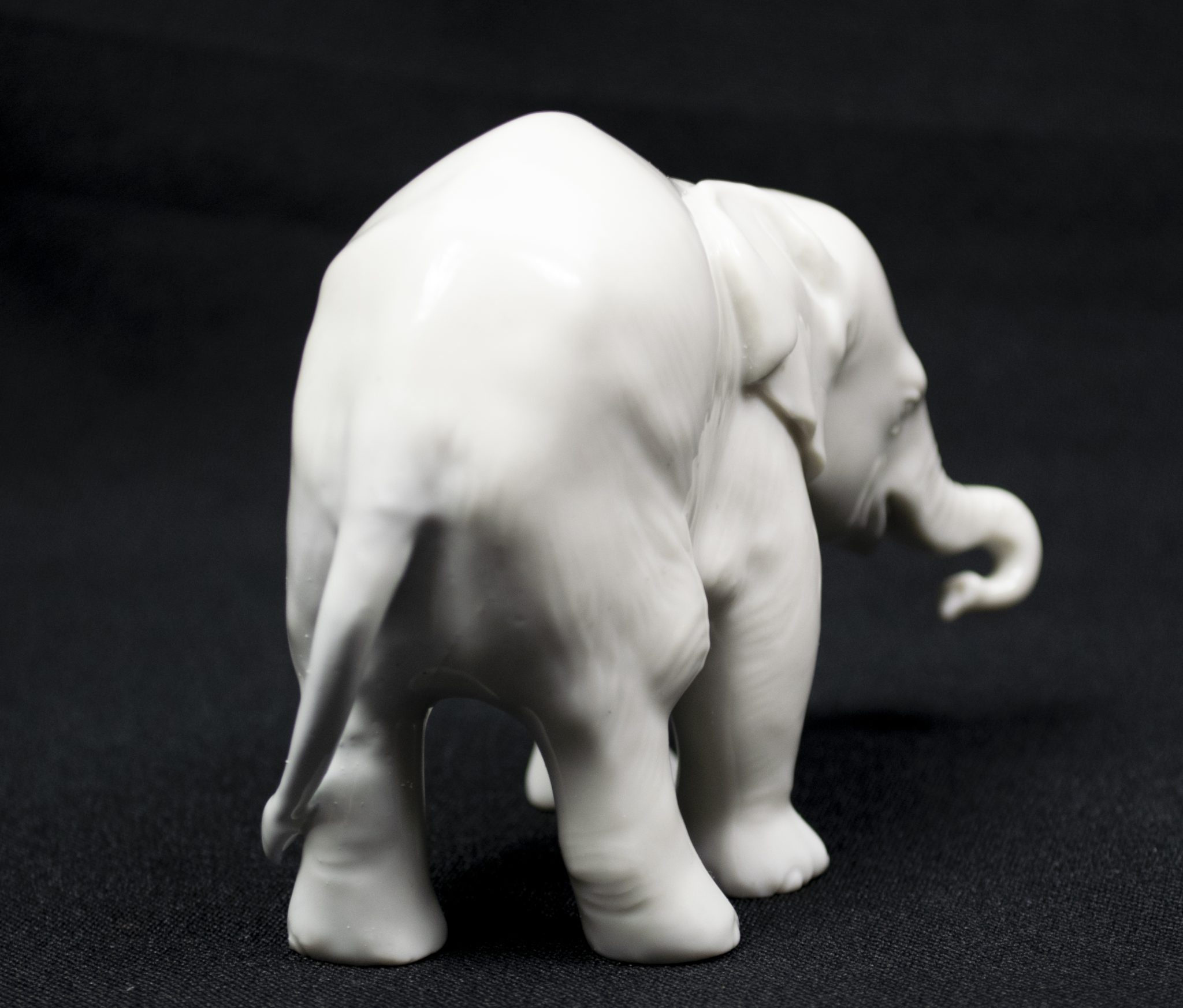 Allach porcelain small standing Elephant (Theodor Kärner Nr. 3)