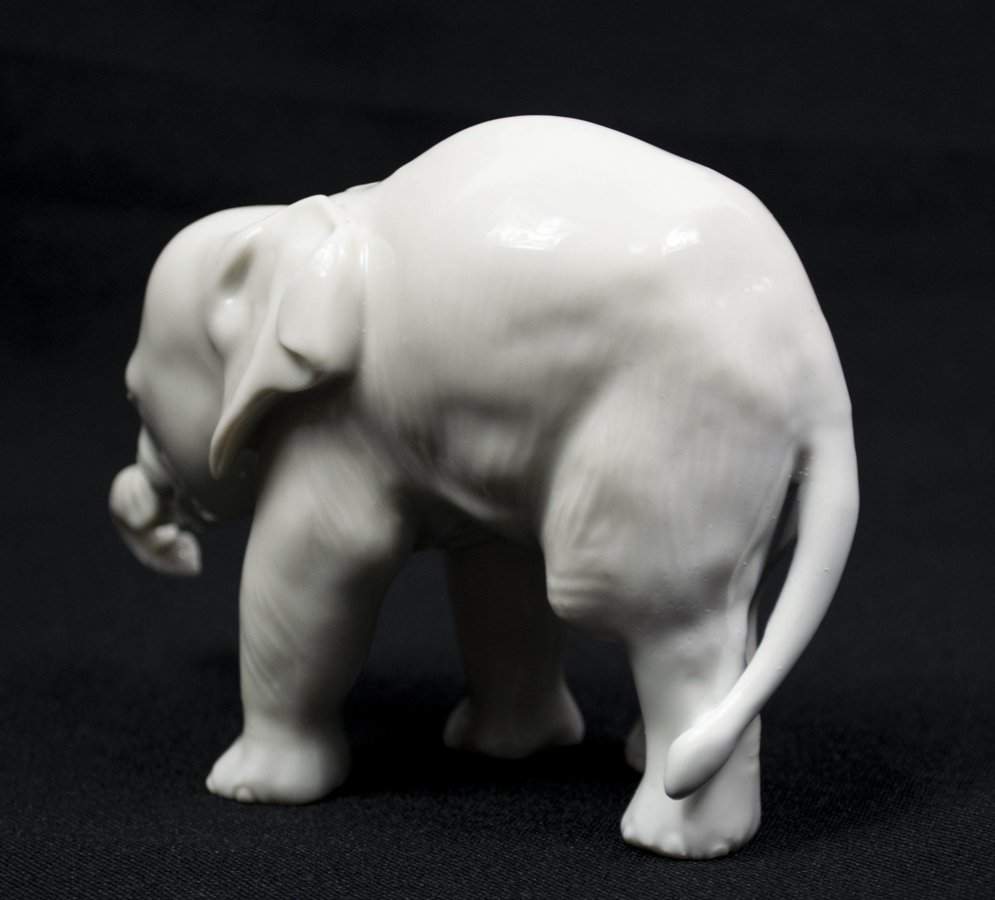 Allach porcelain small standing Elephant (Theodor Kärner Nr. 3)