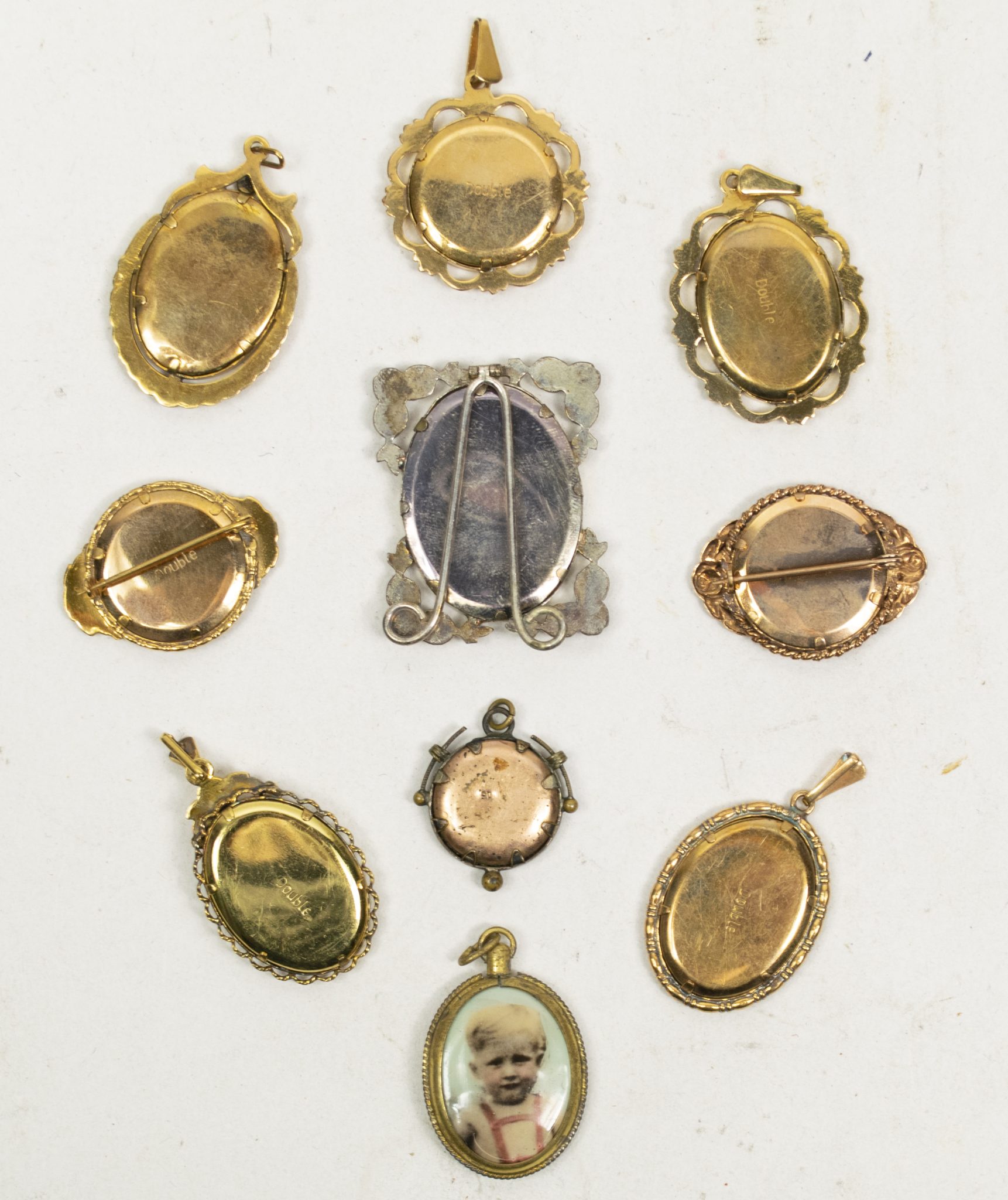 Collection of German WWII sweetheart brooches with soldiers foto's (10x) - Image 13