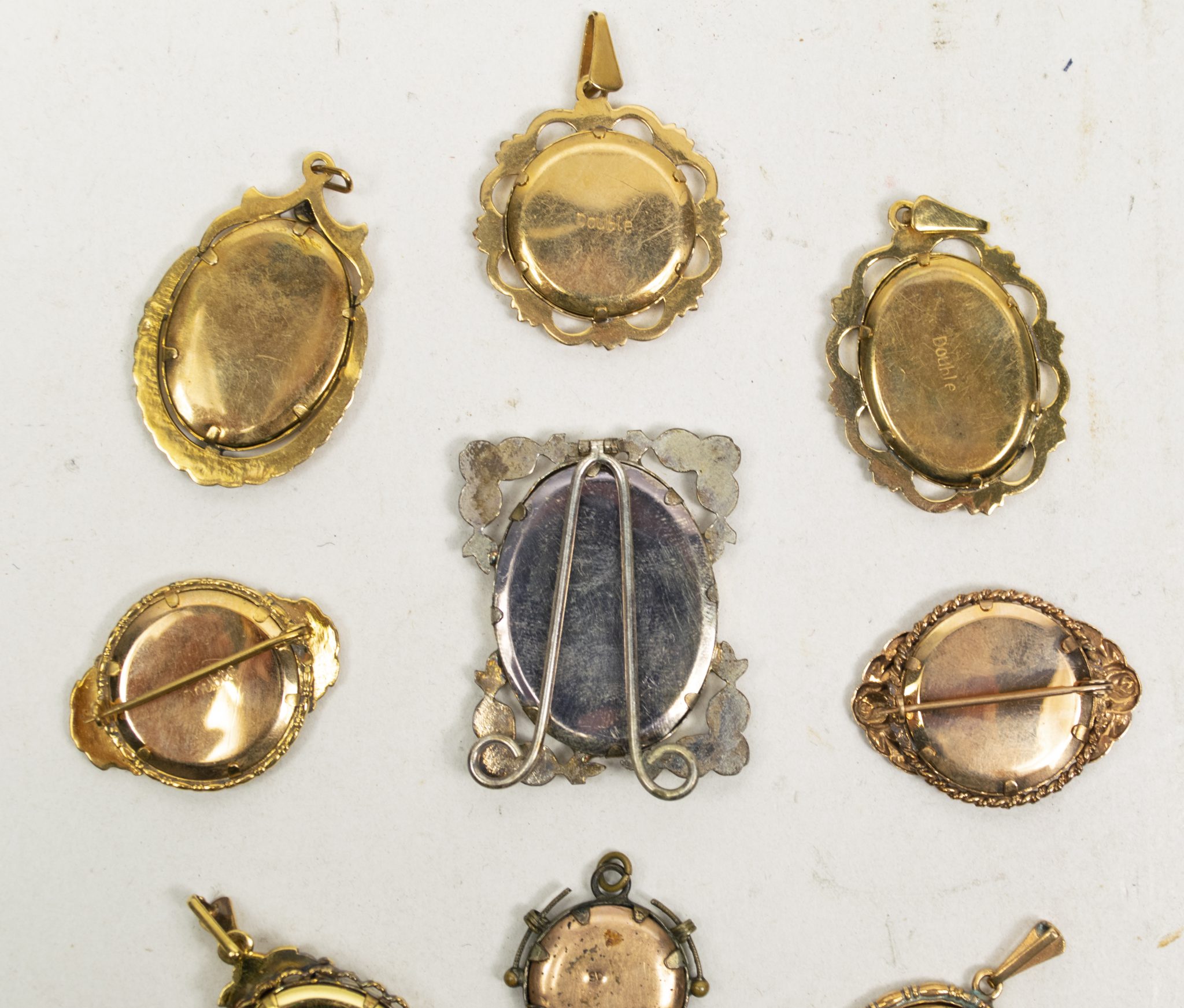 Collection of German WWII sweetheart brooches with soldiers foto's (10x) - Image 14