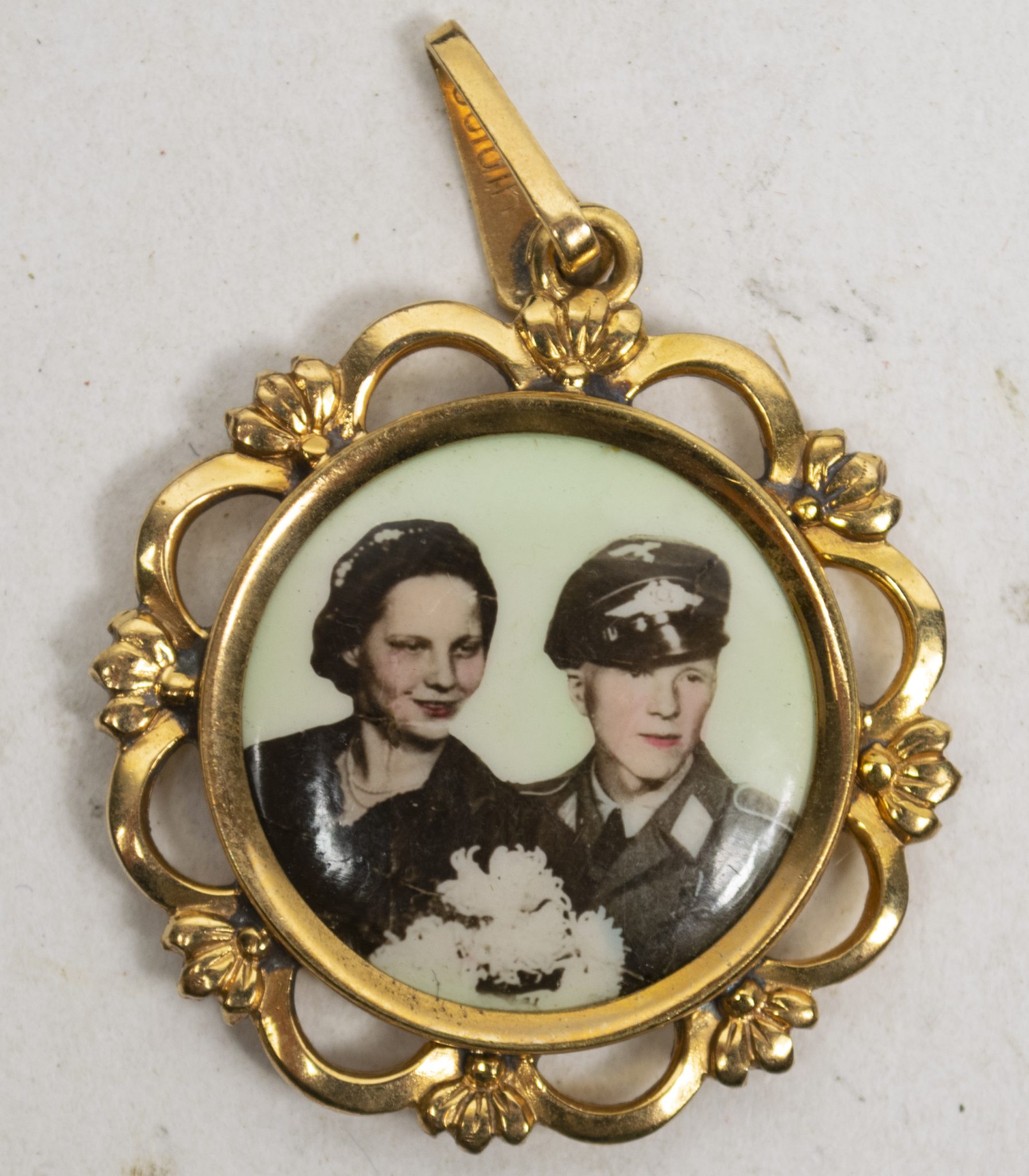 Collection of German WWII sweetheart brooches with soldiers foto’s (10x) (2)