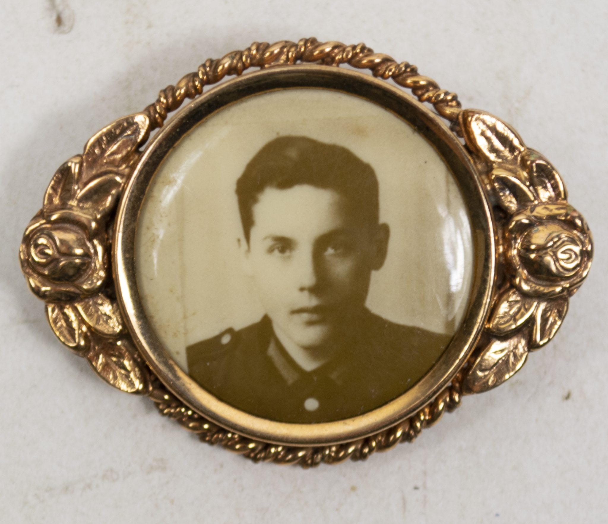 Collection of German WWII sweetheart brooches with soldiers foto's (10x) - Image 5