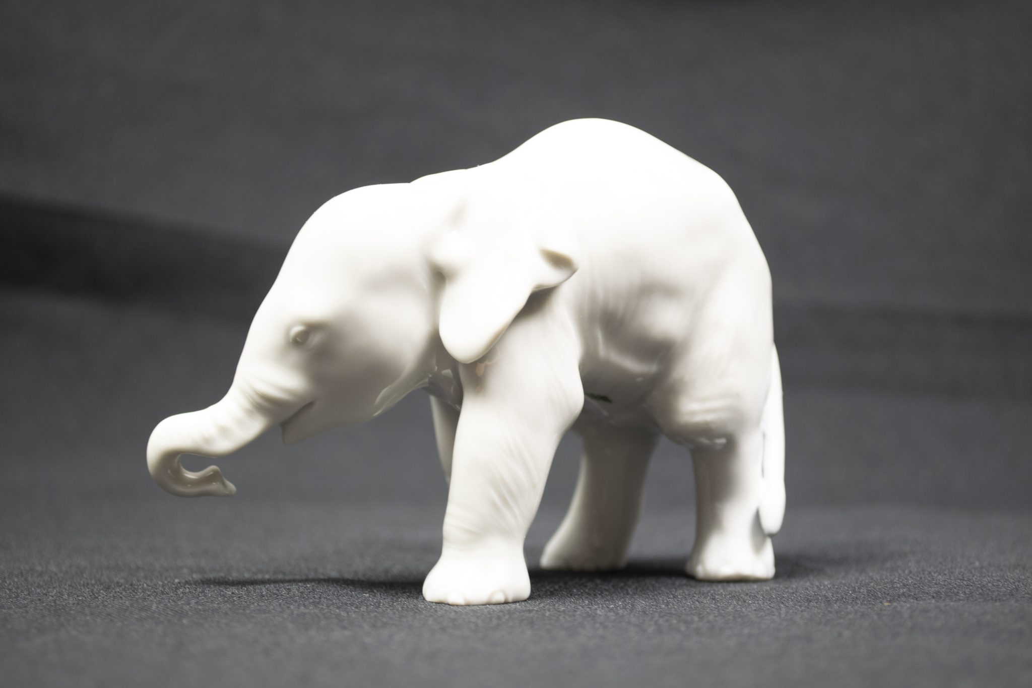 Allach porcelain small standing Elephant (Theodor Kärner Nr. 3)