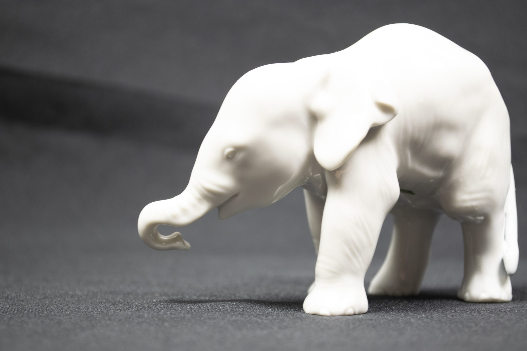 Allach porcelain small standing Elephant (Theodor Kärner Nr. 3)