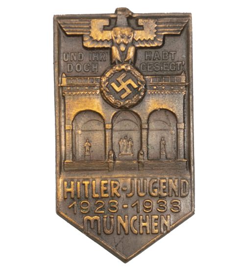 Hitlerjugend (HJ) 1923-1933 München (massive) badge