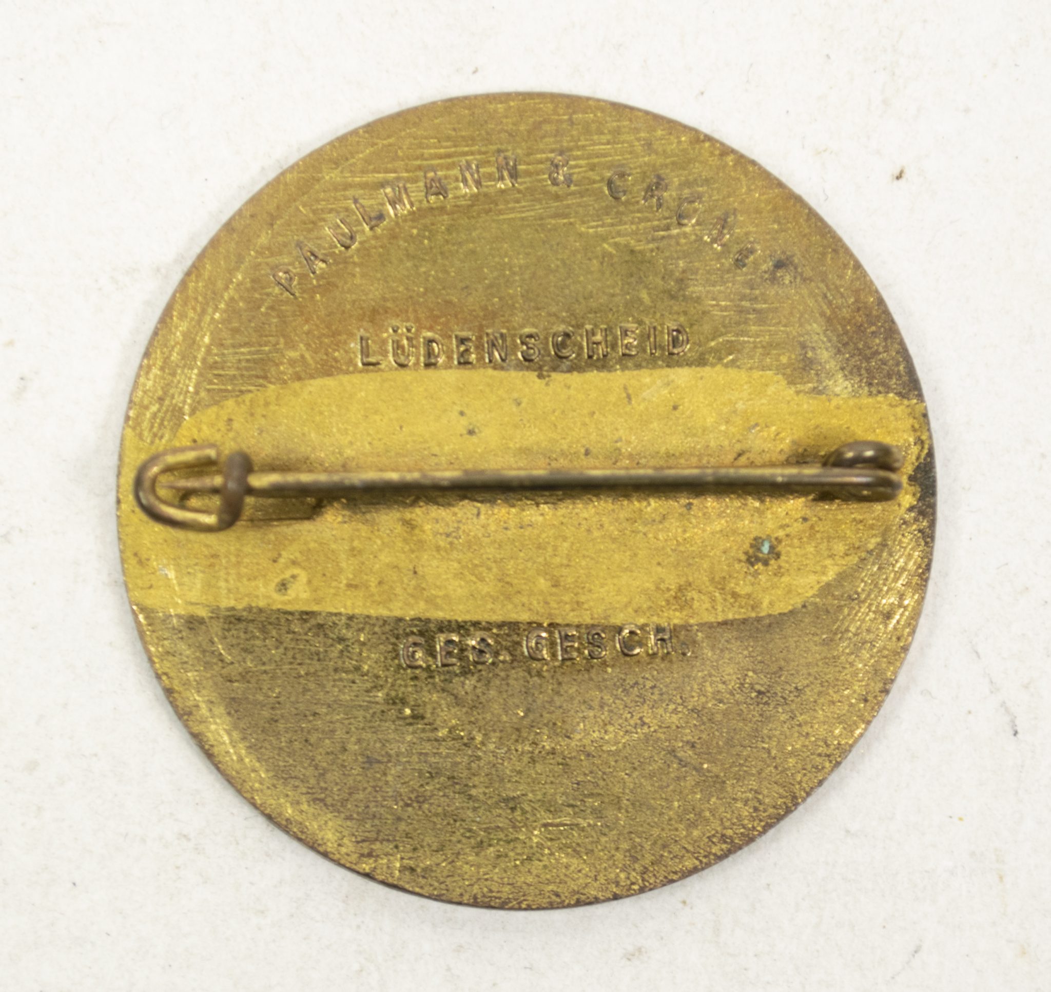 Hitlers Dank Winterhilfde 1933-1934 Gau Westfalen Nord abzeichen in gold (2) Hitlers Dank Winterhilfde 1933-1934 Gau Westfalen Nord abzeichen in gold