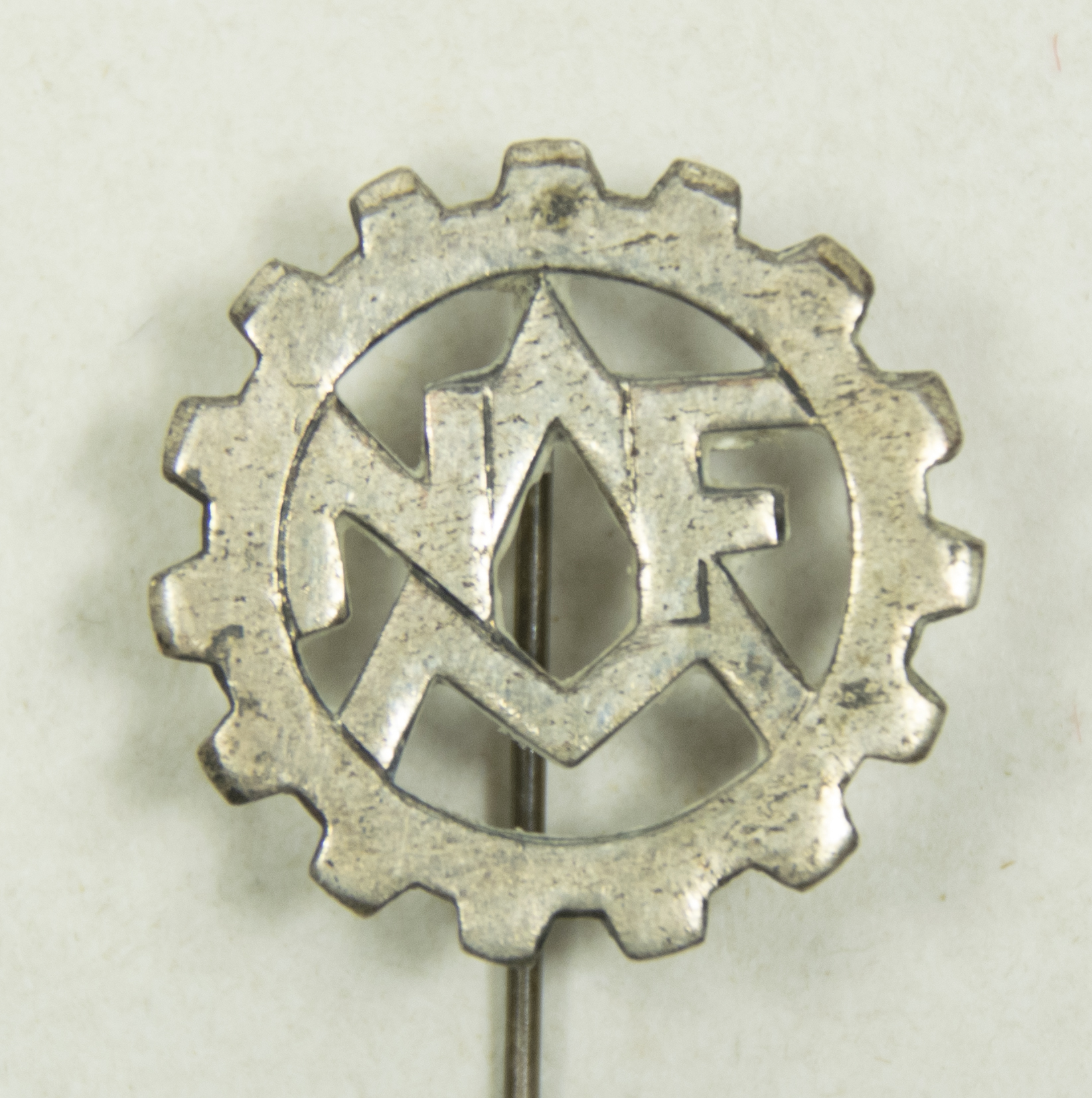 (NSB) Nederlandsche Arbeidsfront (NAF) memberbadge (1) (NSB) Nederlandsche Arbeidsfront (NAF) memberbadge