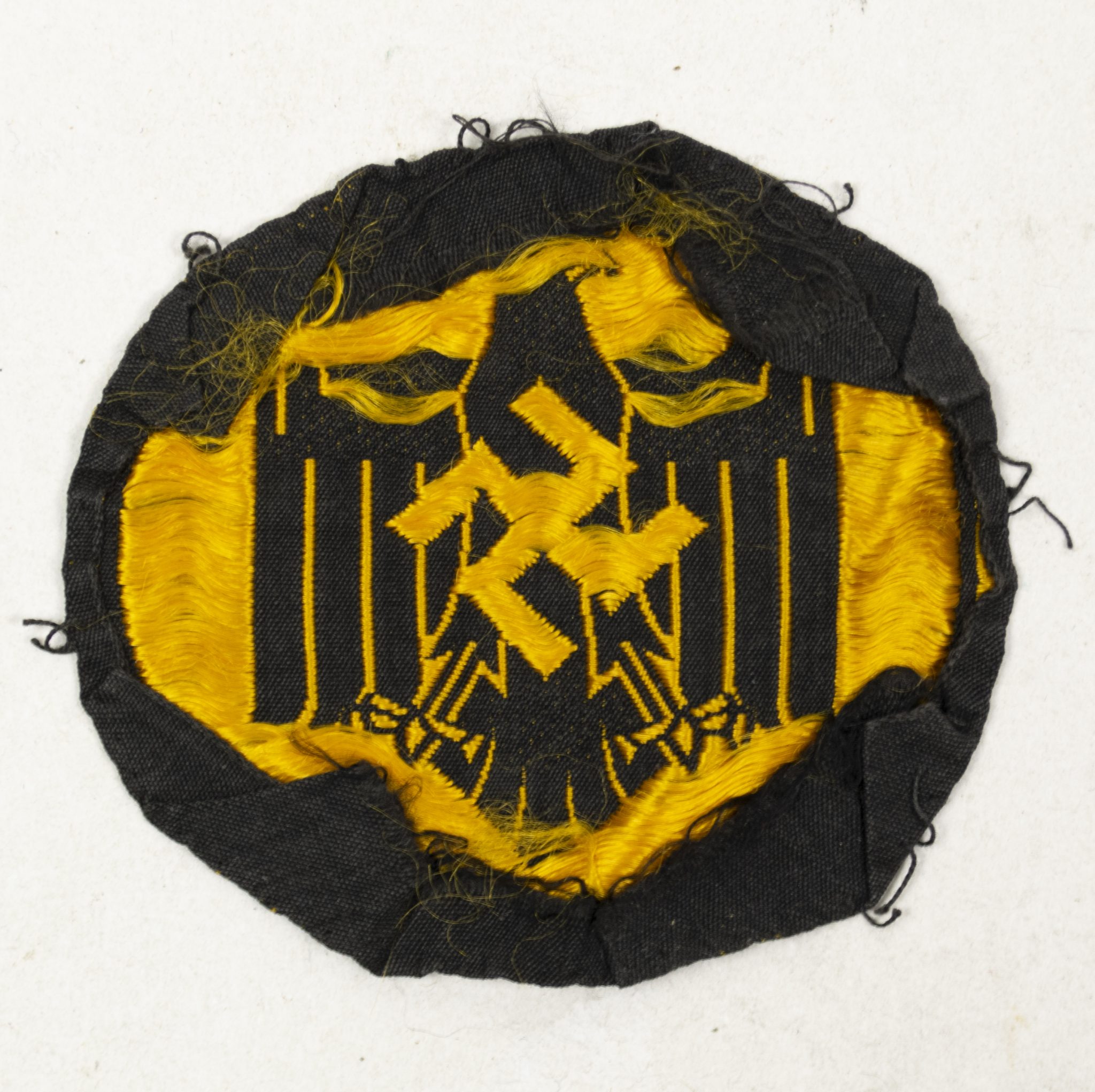 Nationalsozialistischer Reichsbund für Leibesübungen (NSRL) Cloth sportsbadge in bronze (2) Nationalsozialistischer Reichsbund für Leibesübungen (NSRL) Cloth sportsbadge in bronze