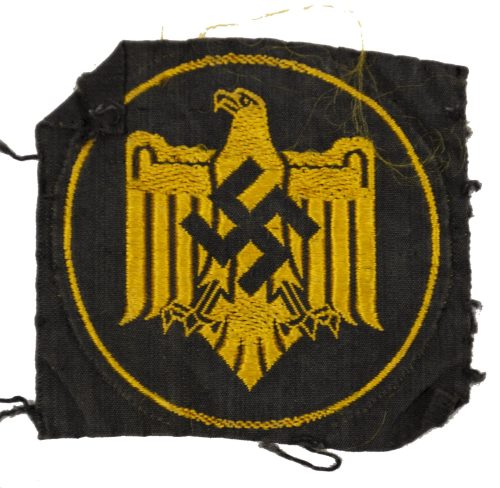 Nationalsozialistischer Reichsbund für Leibesübungen (NSRL) Cloth sportsbadge in goldbronze