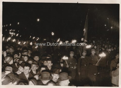 (Pressphoto) Dem 10. jahrestag der Machtergreifung Adolf Hitlers (1943)