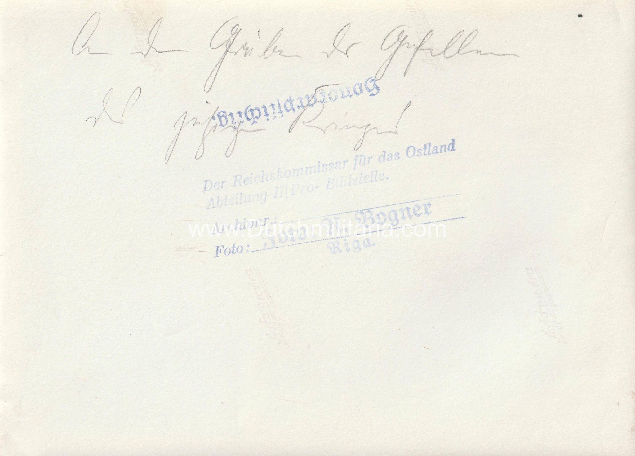 (Pressphoto) Graben der Gefallenen (2) (Pressphoto) Graben der Gefallenen