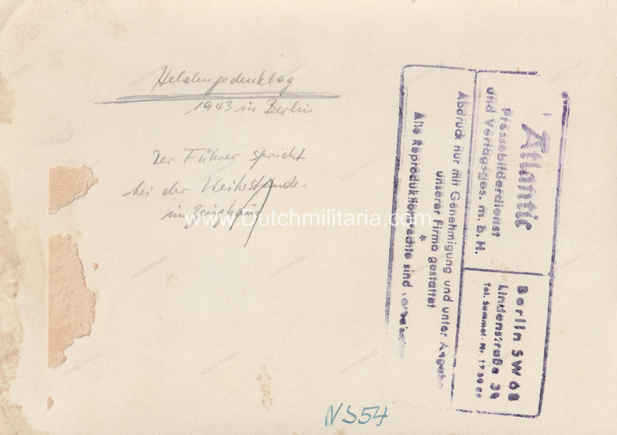 (Pressphoto) Heldengedenktag 1943. Der Führer spricht am Festakt im Lichthof des Zeughauses Unter den Linden in Berlin (1943) (Pressphoto) Heldengedenktag 1943. Der Führer spricht am Festakt im Lichthof des Zeughauses Unter den Linden in Berlin (1942)