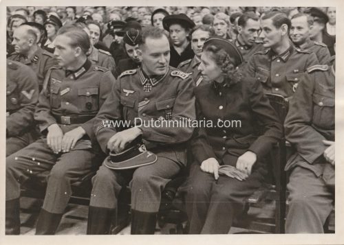 (Pressphoto) Reichsminister Dr. Goebbels sprach dem landvolk den Dank der ganzen nation Aus (1943)