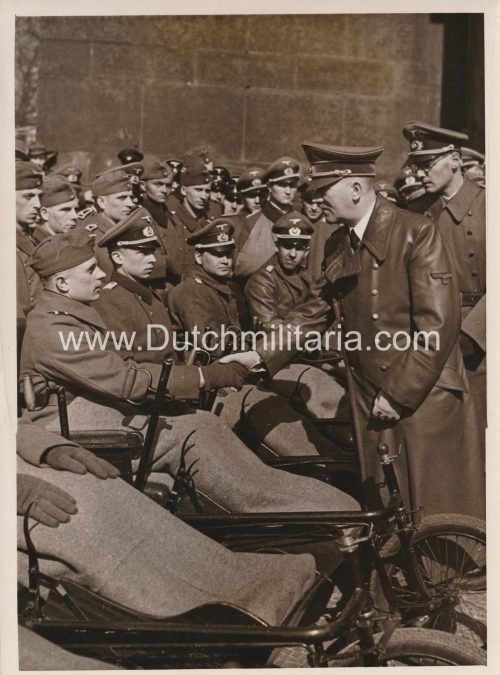 (Pressphoto) Zum 54. Geburtstag der Führers am 20. April (1943)