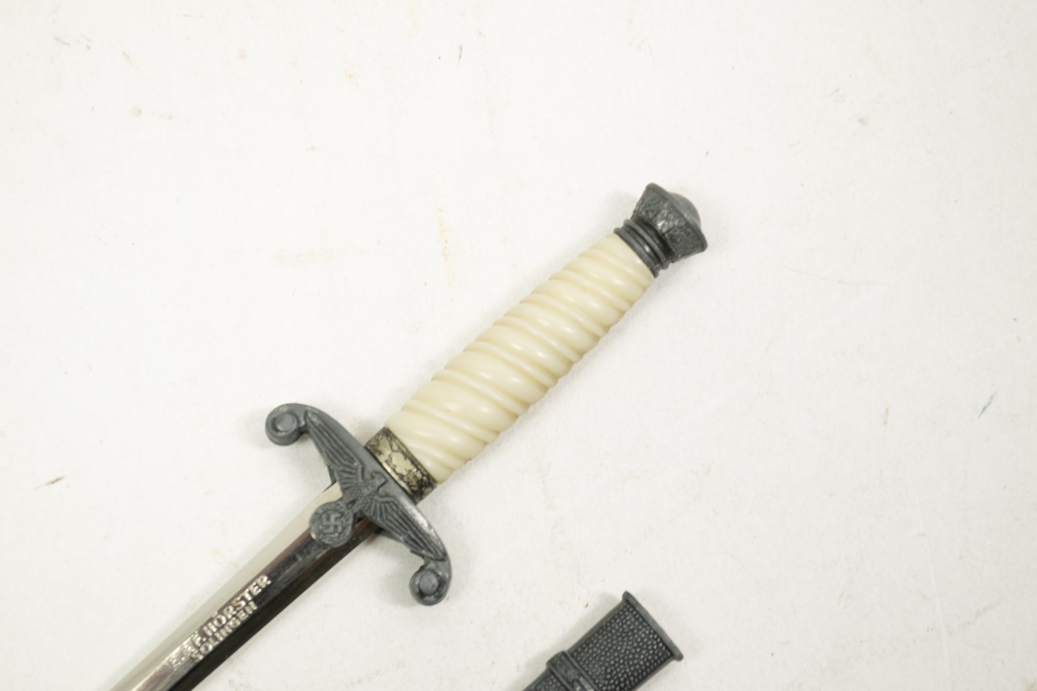 Wehrmacht (Heer) Miniature dagger / Letteropener in original box (by maker E.F. Hörster Solingen) - Image 45