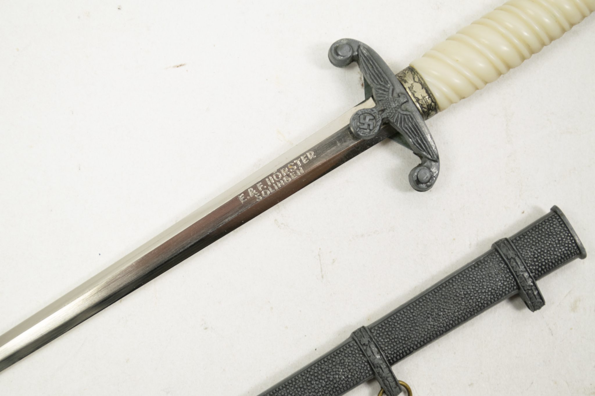 Wehrmacht (Heer) Miniature dagger / Letteropener in original box (by maker E.F. Hörster Solingen) - Image 46