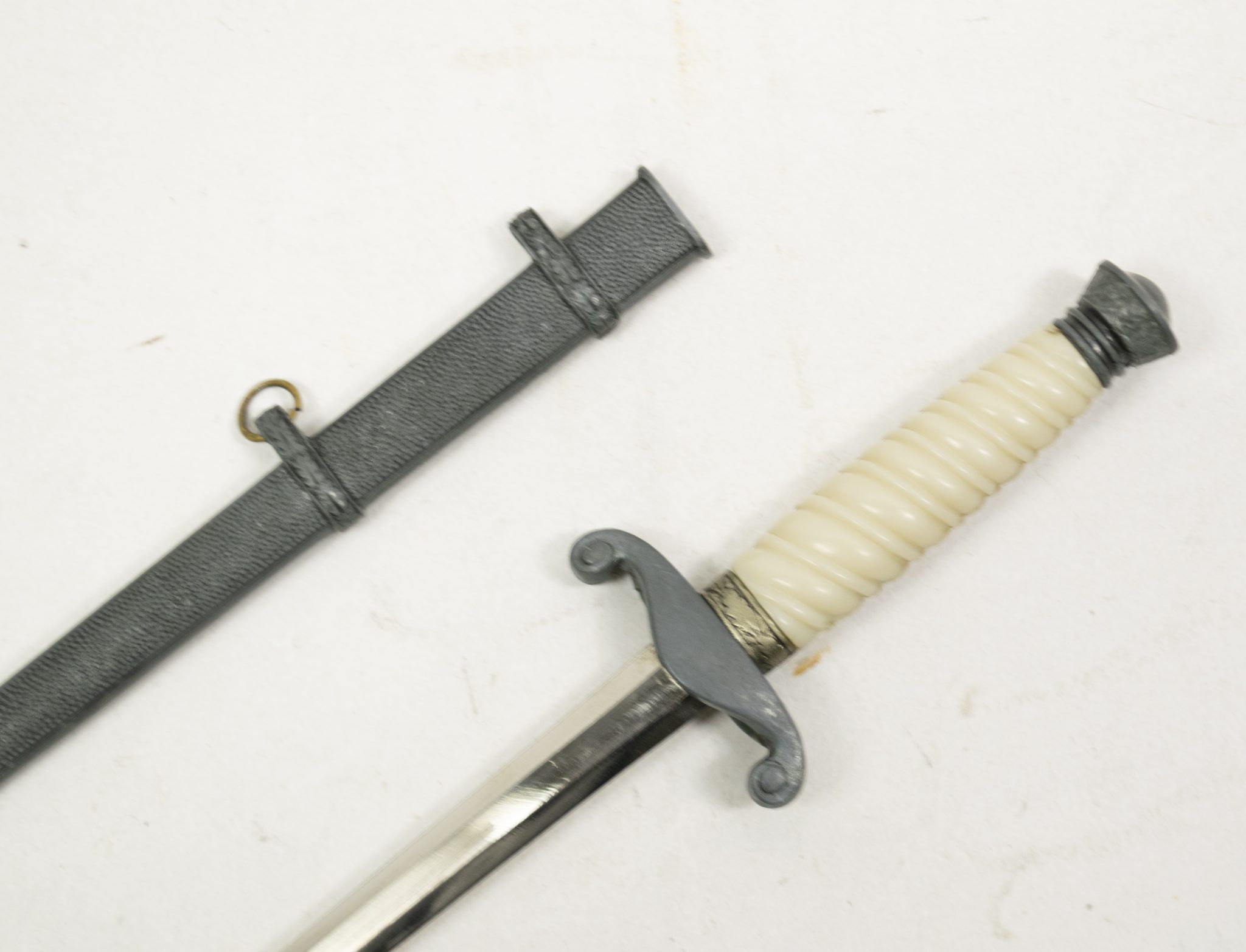 Wehrmacht (Heer) Miniature dagger / Letteropener in original box (by maker E.F. Hörster Solingen) - Image 52