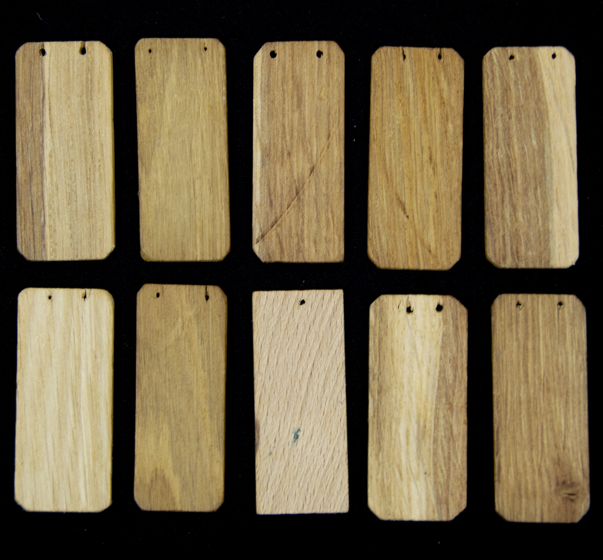 Winterhulp Nederland (WHN) – Klederdrachten complete series (1943) Winterhulp Nederland (WHN) - Klederdrachten complete series (1942)