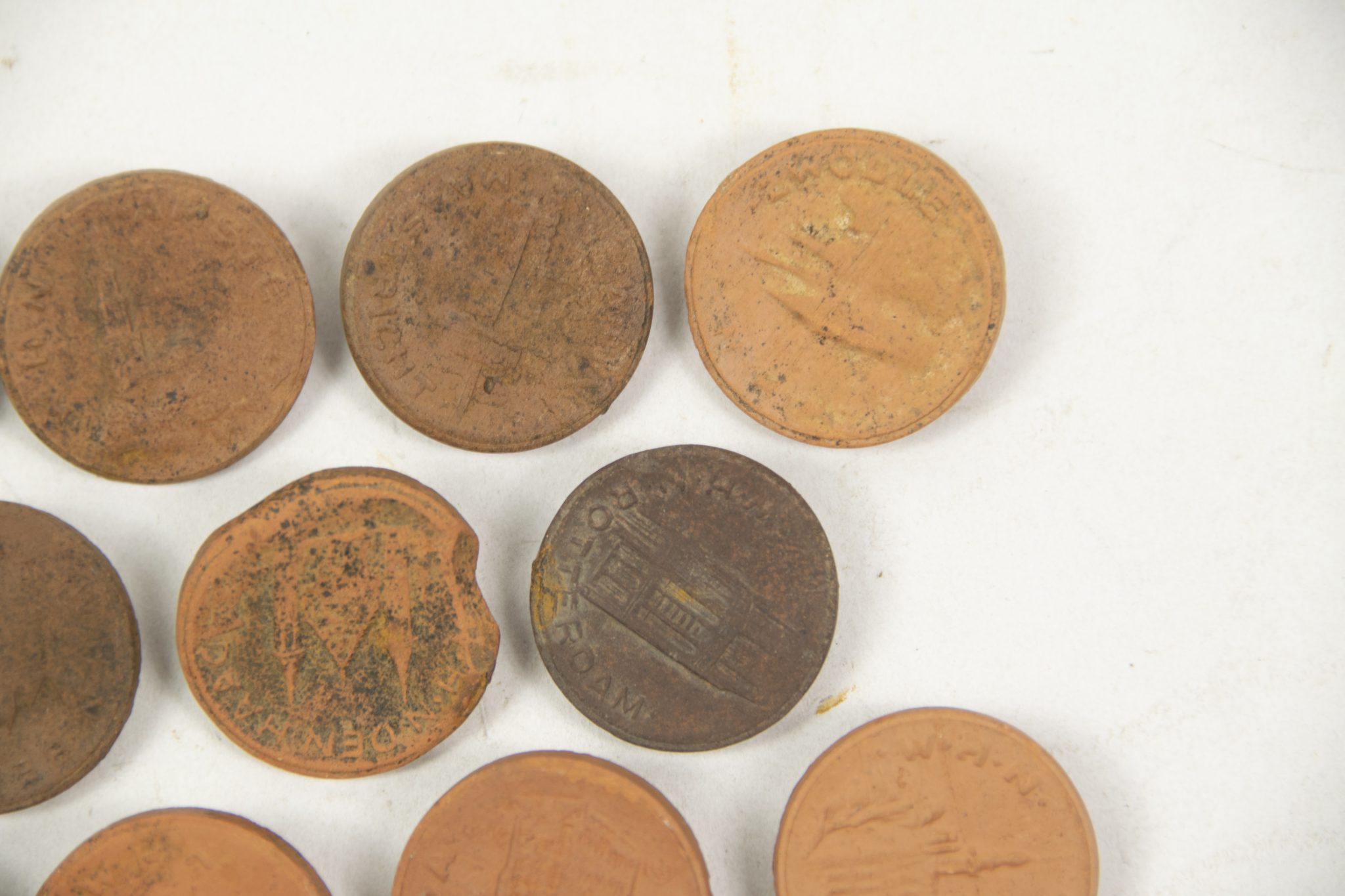 Winterhulp Nederland (WHN) - Raadhuizen (1942)