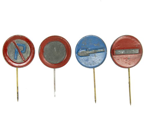 Winterhulp Nederland (WHN) - Verkeersborden metaal (1942) - Very rare