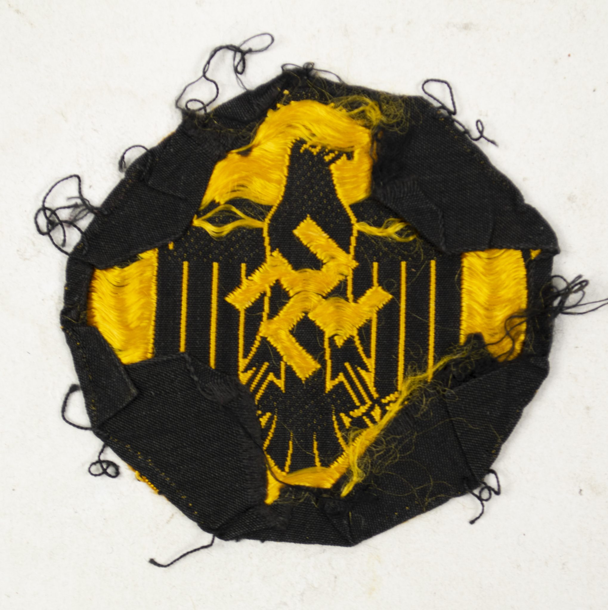 Nationalsozialistischer Reichsbund für Leibesübungen (NSRL) Cloth sportsbadge in bronze (2) Nationalsozialistischer Reichsbund für Leibesübungen (NSRL) Cloth sportsbadge in bronze