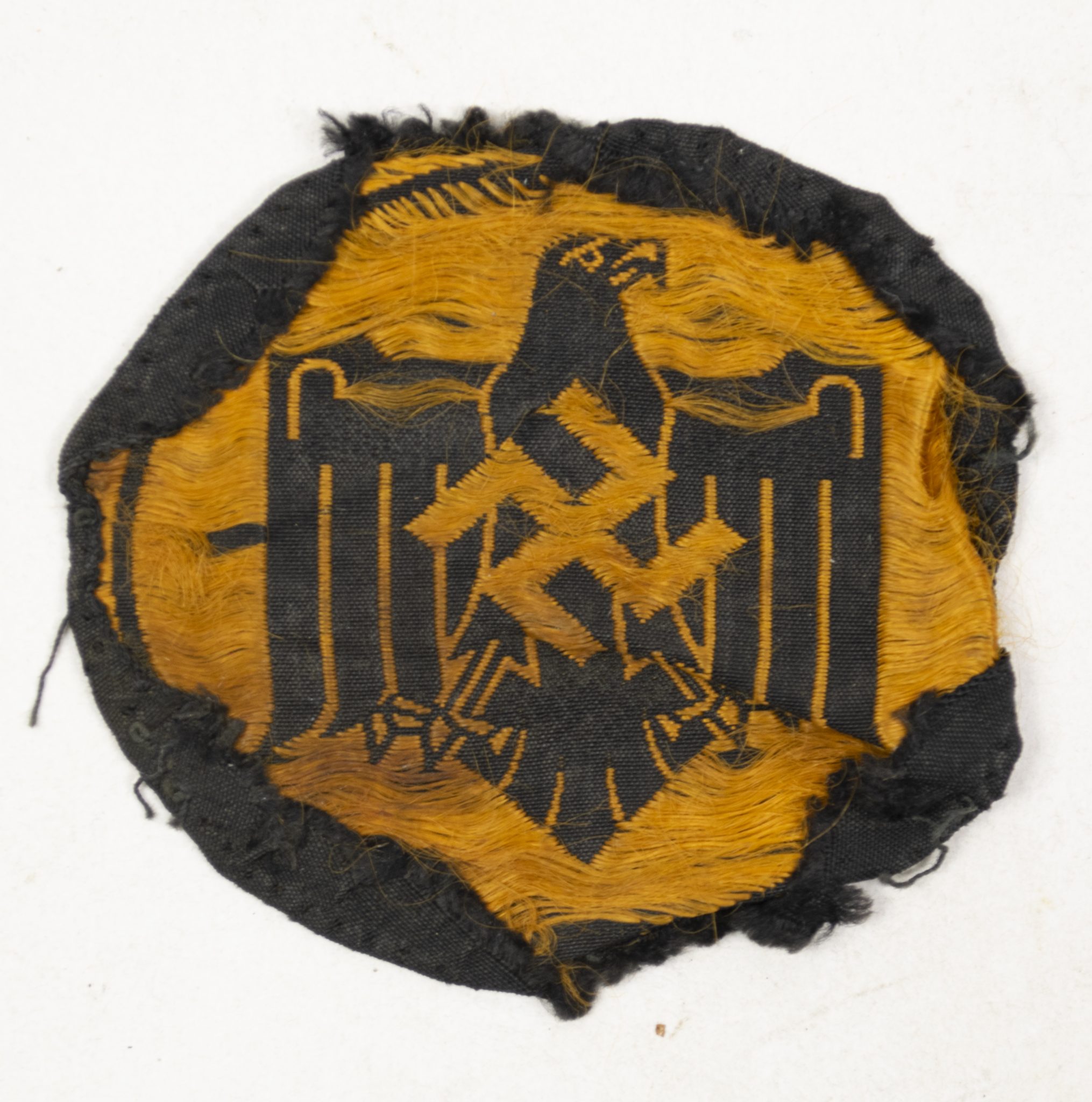 Deutsches Reichssportabzeichen (DRL) Cloth sportsbadge in bronze (oval shaped) (2) Deutsches Reichssportabzeichen (DRL) Cloth sportsbadge in bronze (oval shaped)