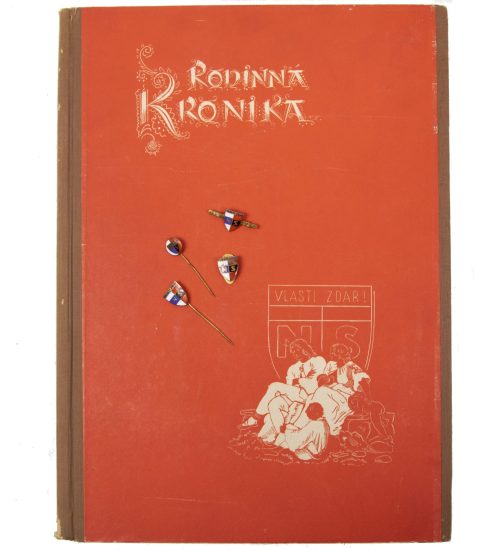 (Czech) NS Vlasti Zdar membership badges (4x) + Rodinna Kronika family book - rare