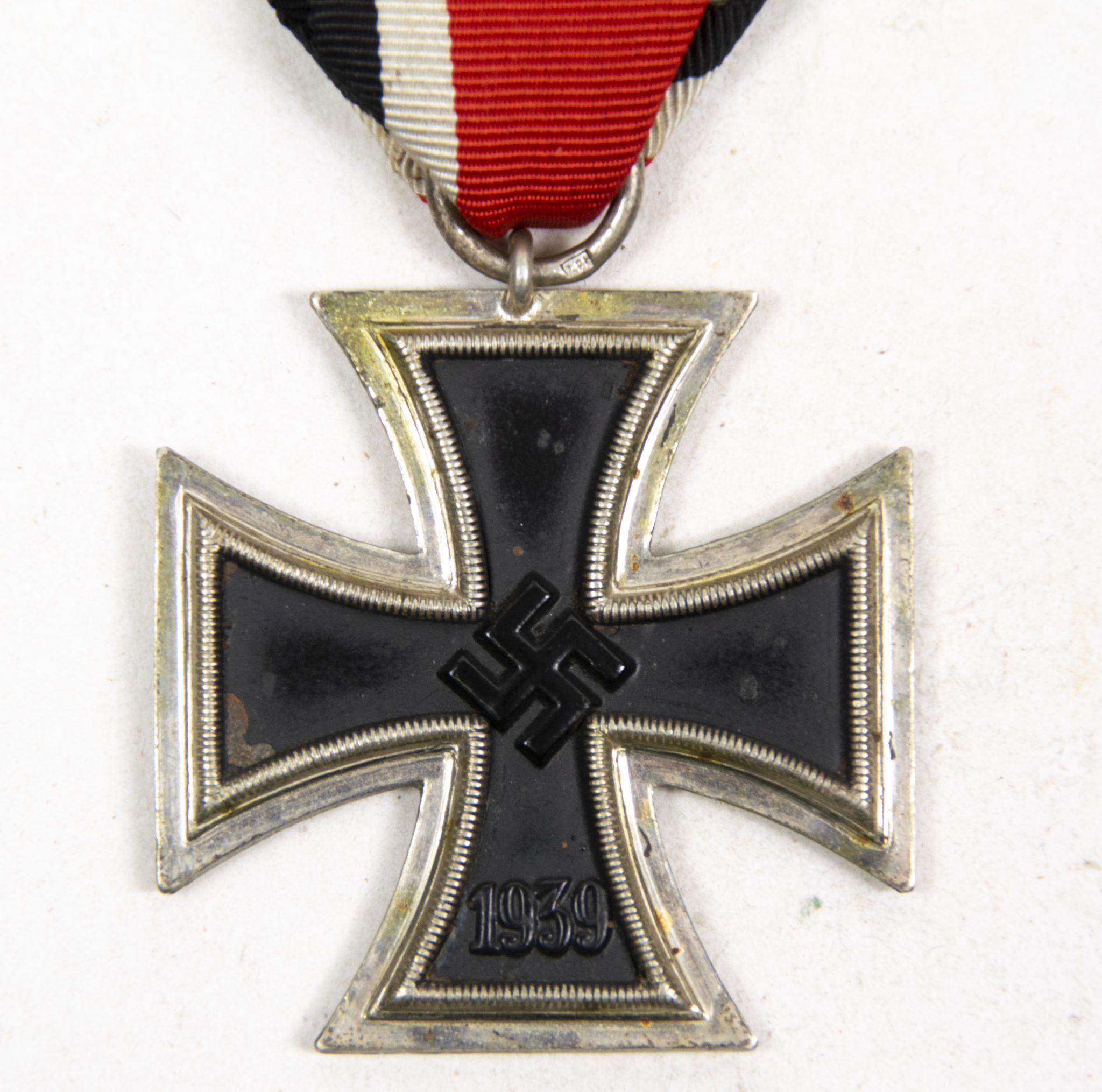 Eisernes Kreuz Zweite Klasse (EK2) Iron Cross second Class (MM 106 Brüder Schneider A.G. Wien) (2) Eisernes Kreuz Zweite Klasse (EK2) Iron Cross second Class (MM 106 Brüder Schneider A.G. Wien)