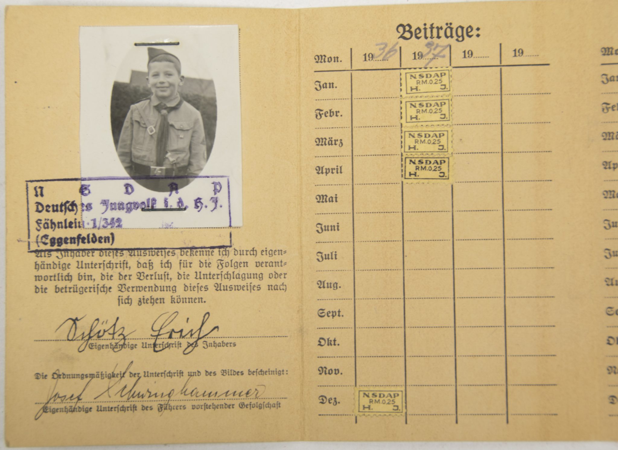 Hitlerjugend (HJ) Mitglieds-Ausweis (3) Hitlerjugend (HJ) Mitglieds-Ausweis