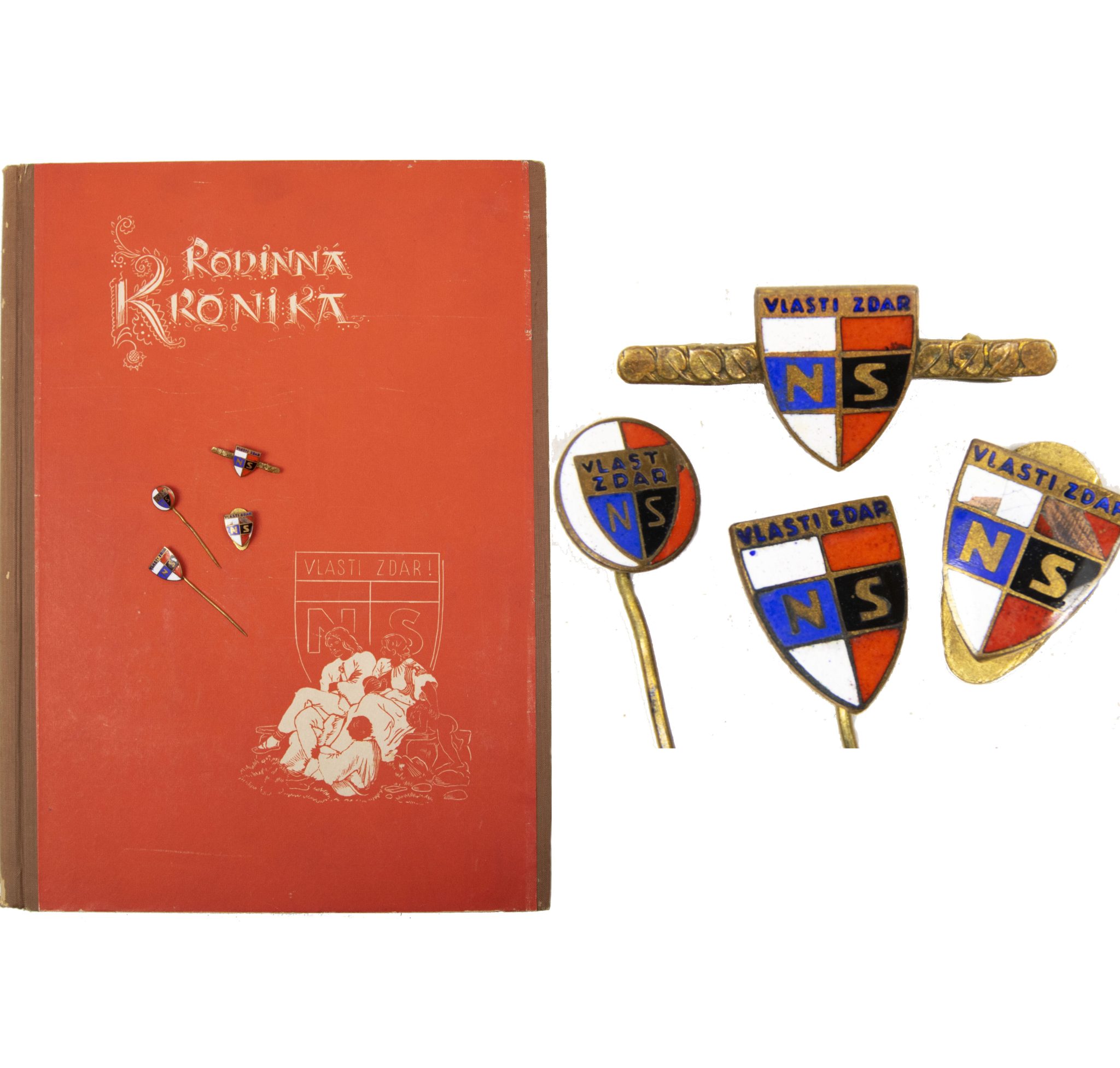 (Czech) NS Vlasti Zdar membership badges (4x) + Rodinna Kronika family book - rare