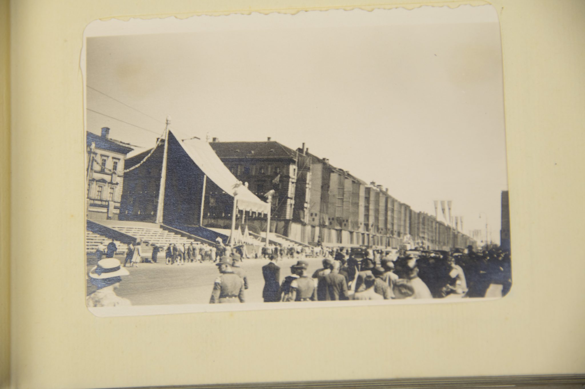 Kraft Dutch freude (KDF) Ship E.S. Robert Ley souvenir photoalbum - Image 10