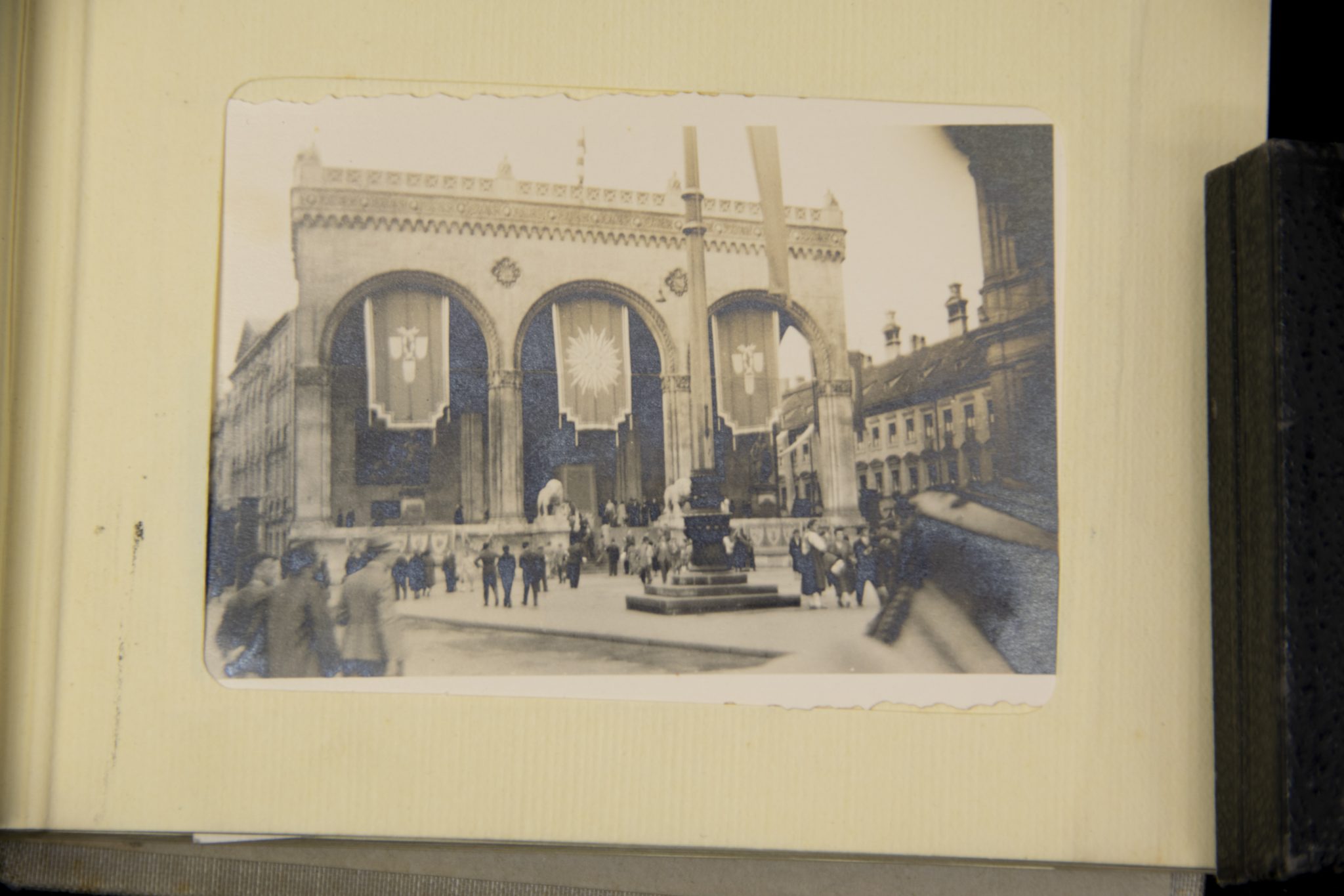 Kraft Dutch freude (KDF) Ship E.S. Robert Ley souvenir photoalbum - Image 16