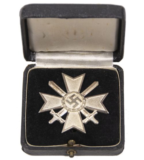 Kriegsverdienstkreuz Erste Klasse (KVK1) War Mertit Cross First class + etui (MM “65” Klein & Quenzer)