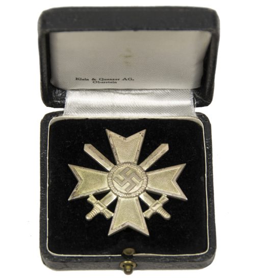 Kriegsverdienstkreuz Erste Klasse (KVK1) War Mertit Cross First class + etui (MM 65 Klein & Quenzer)