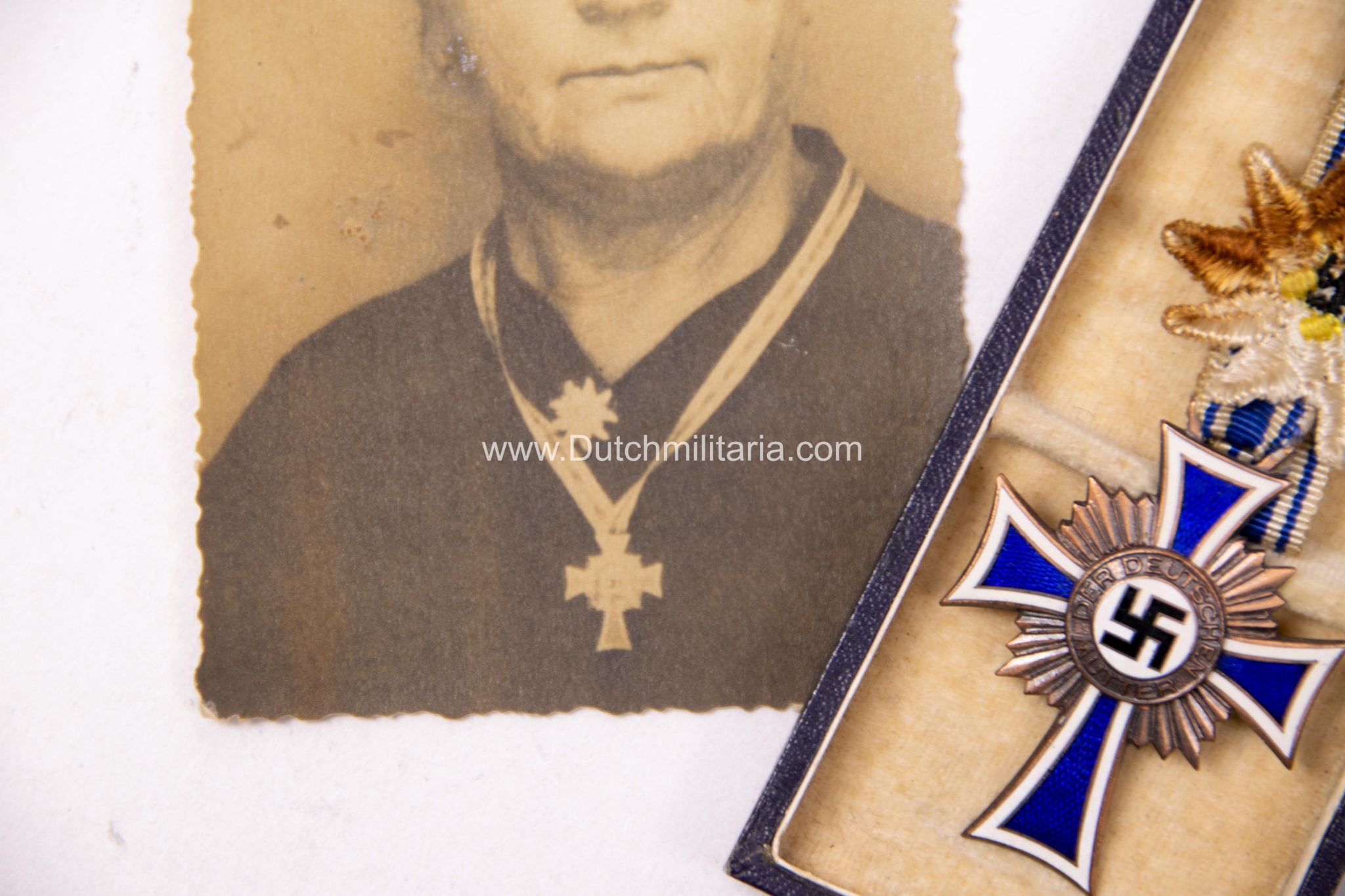 Mutterkreuz bronze mit Tragephoto / Motherscross bronze with photo in wear - Image 3